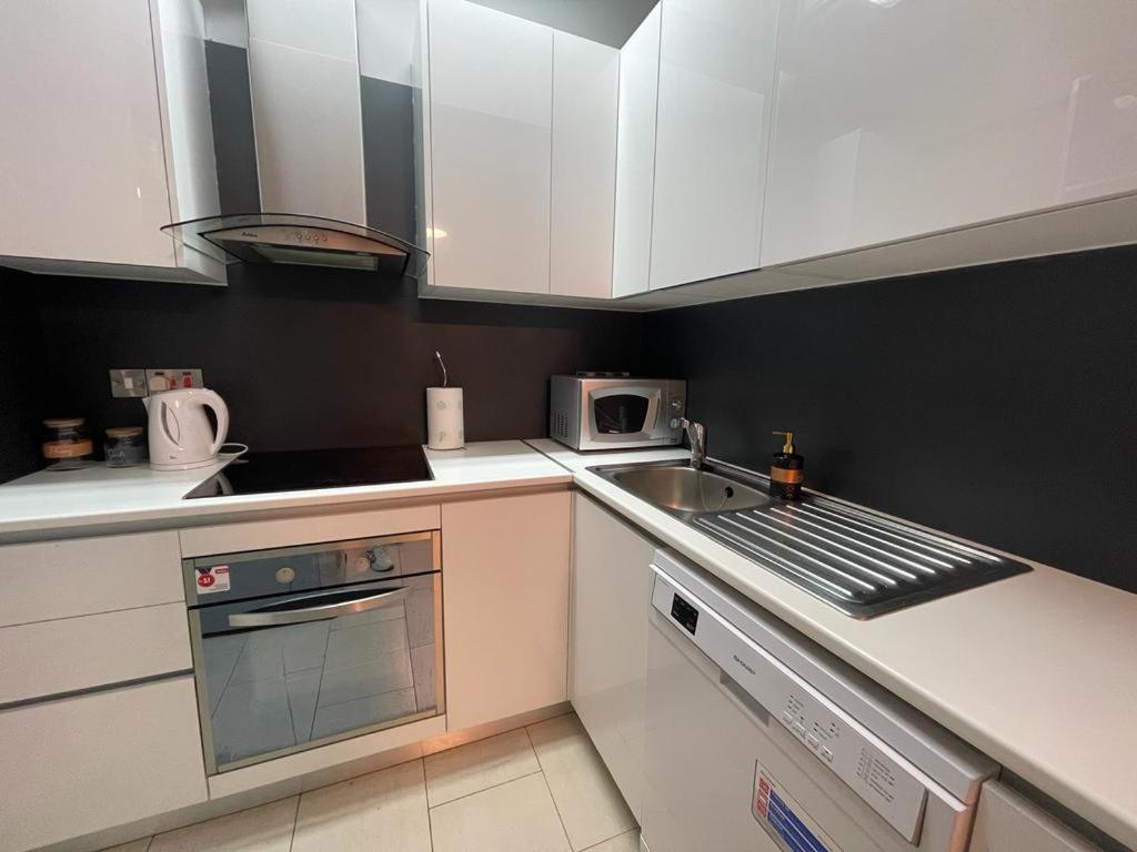 Amazing 2-Bedroom Apartment With Pool!! 利马索尔 外观 照片