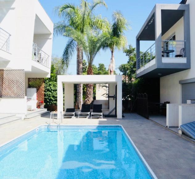 Amazing 2-Bedroom Apartment With Pool!! 利马索尔 外观 照片